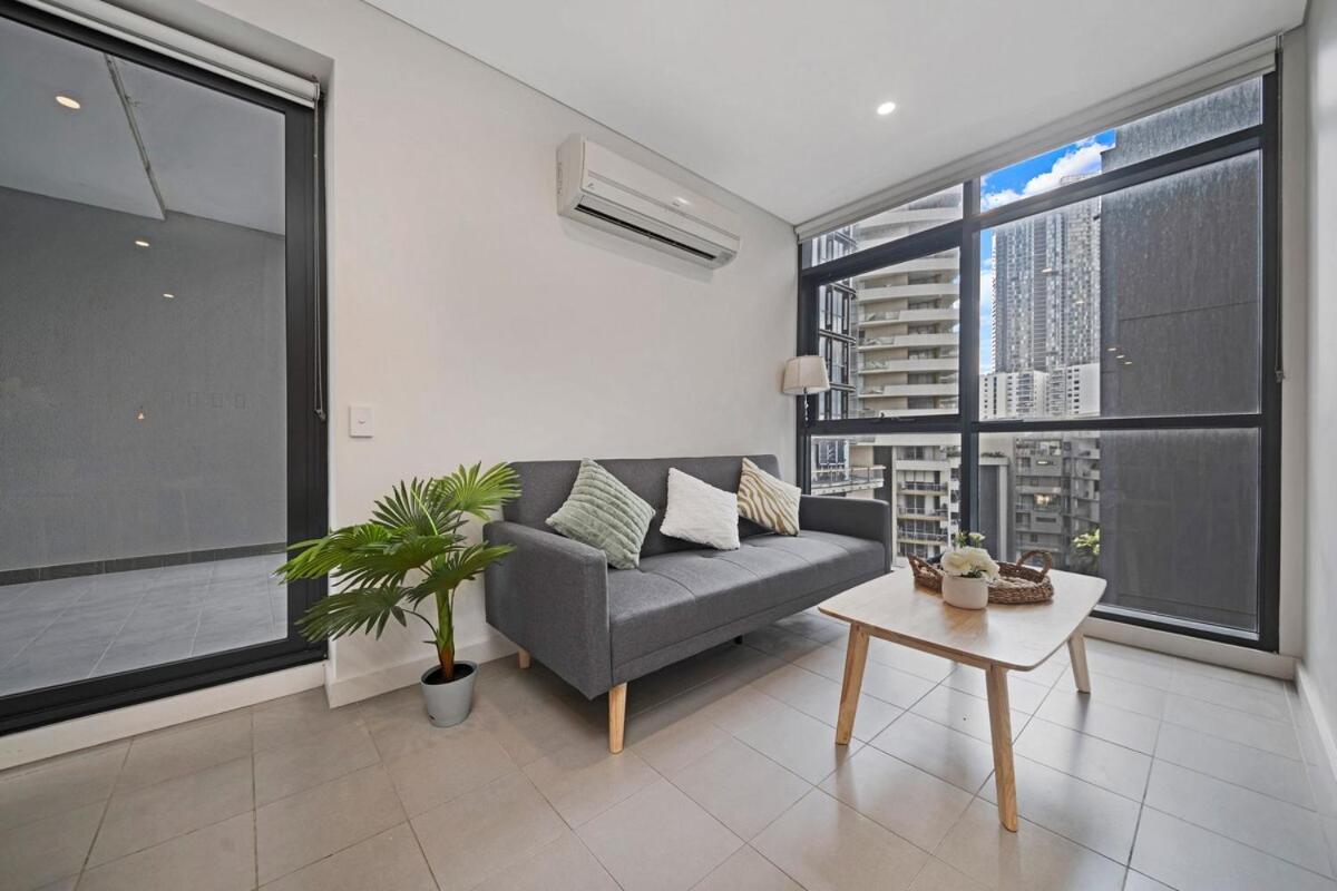 2b2b Happy Hideout In Harris Park Apartment